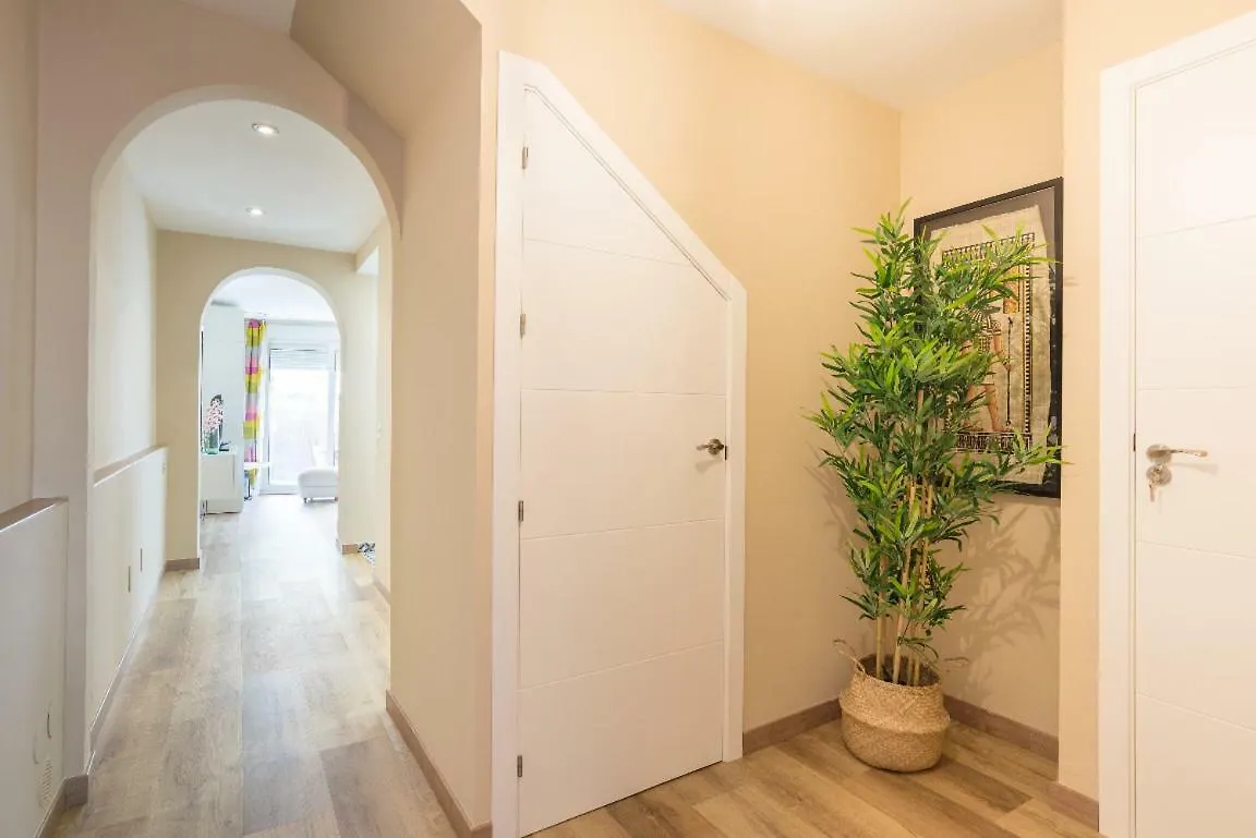 Διαμέρισμα Cozy Loft Near The Beach Τορρεμολίνος
