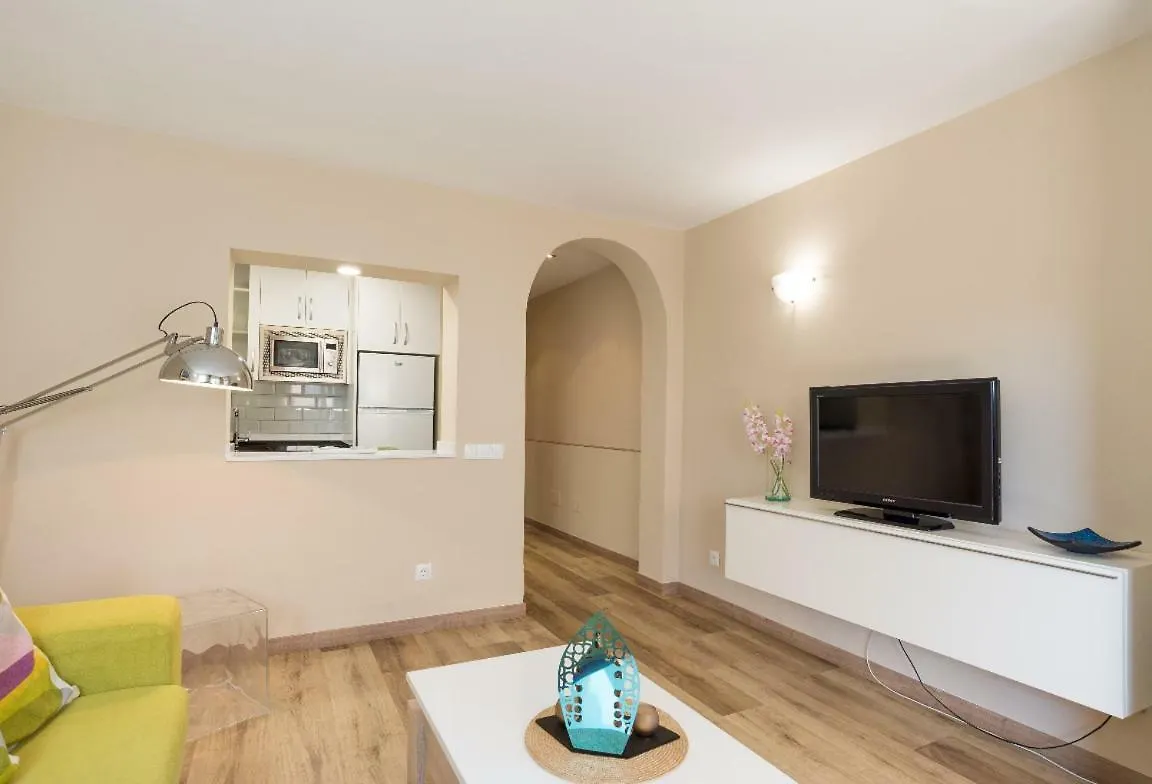 Cozy Loft Near The Beach 托雷莫利诺斯