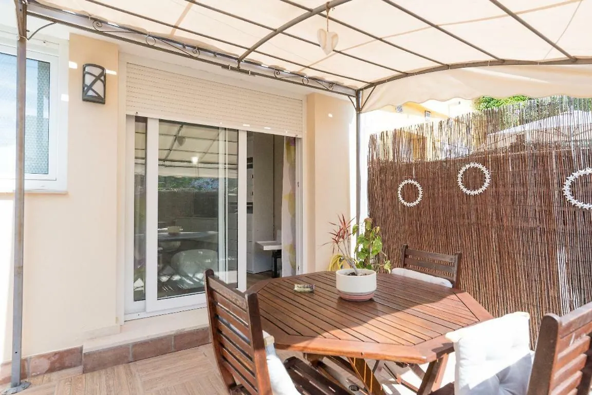 Cozy Loft Near The Beach 托雷莫利诺斯 公寓